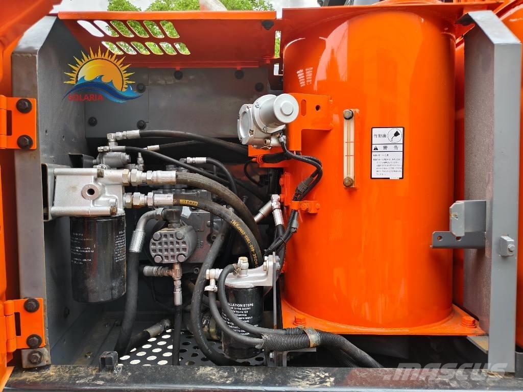 Hitachi ZX 120 Гусеничні екскаватори