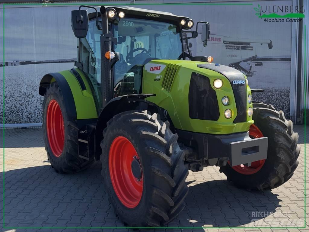 CLAAS ARION 440 Трактори