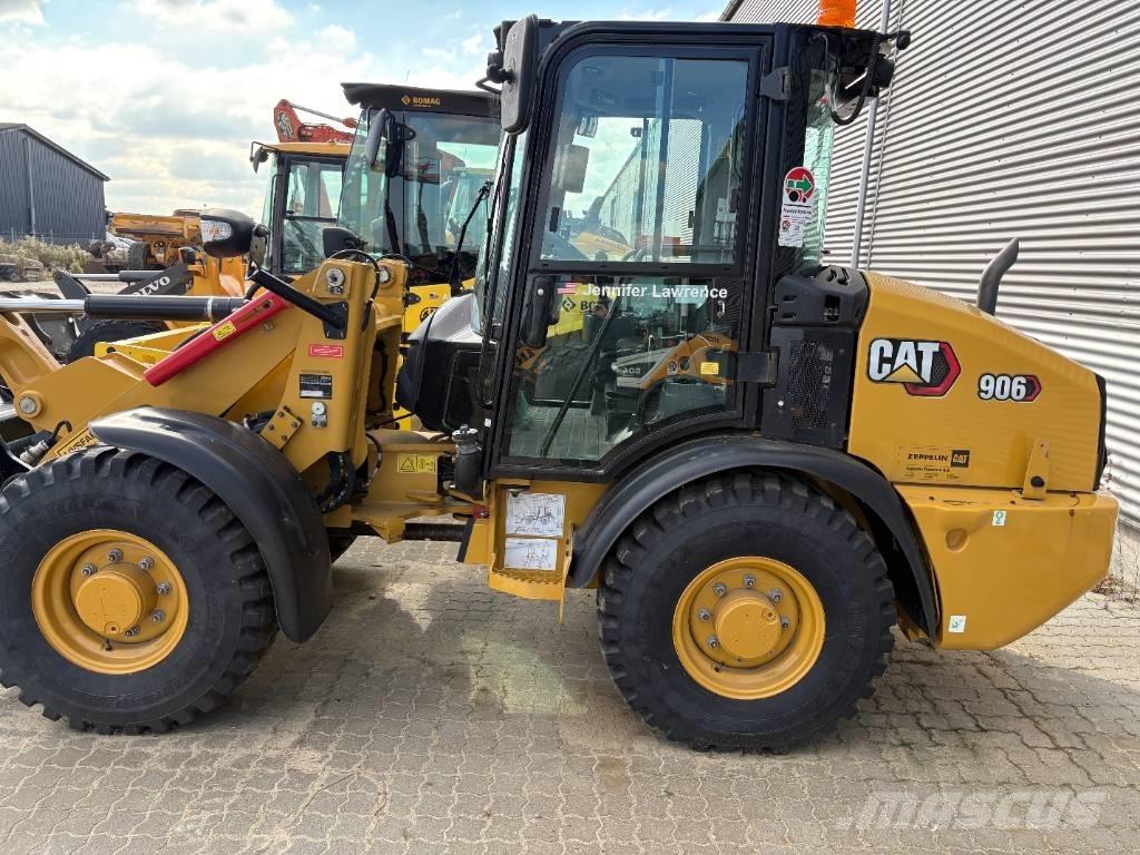 CAT 906 Фронтальні навантажувачі