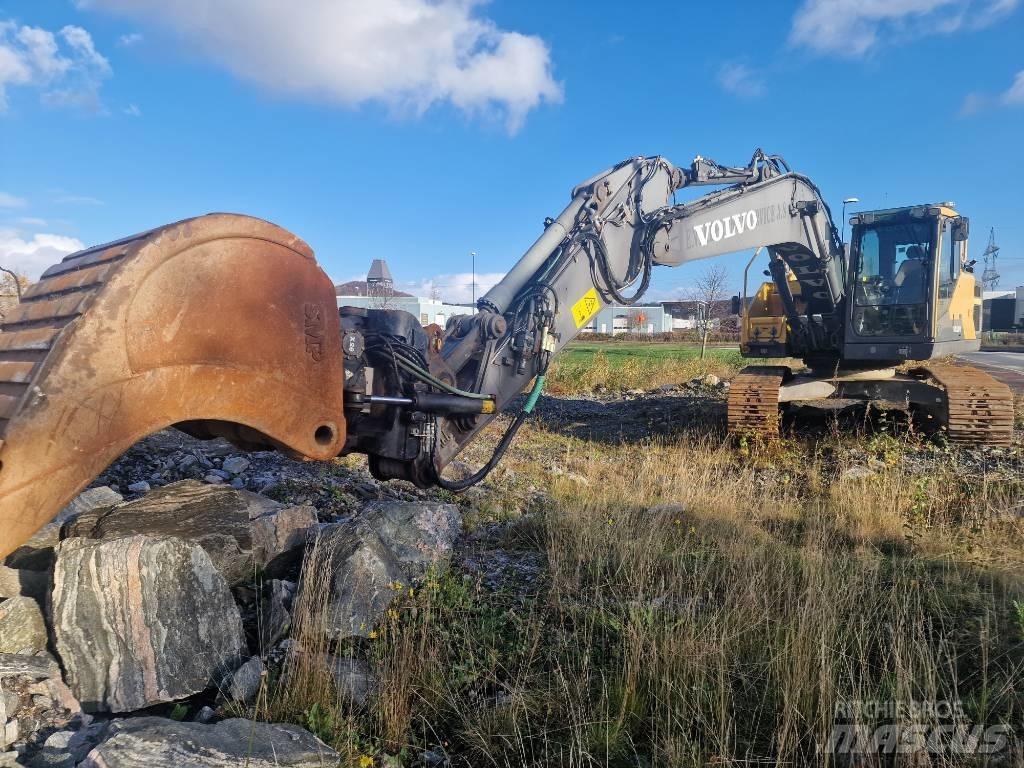 Volvo 220E Гусеничні екскаватори