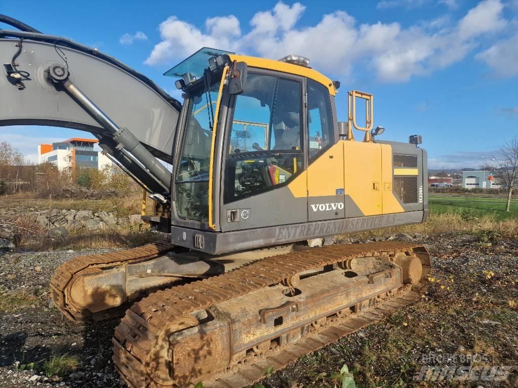 Volvo 220E Гусеничні екскаватори