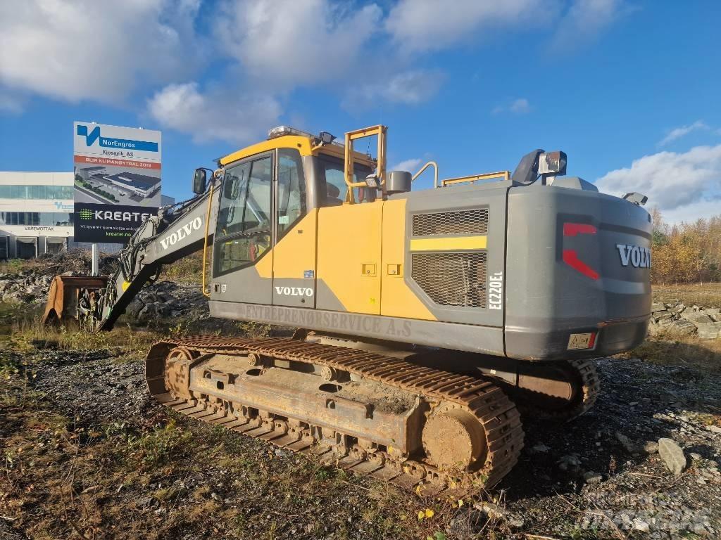 Volvo 220E Гусеничні екскаватори