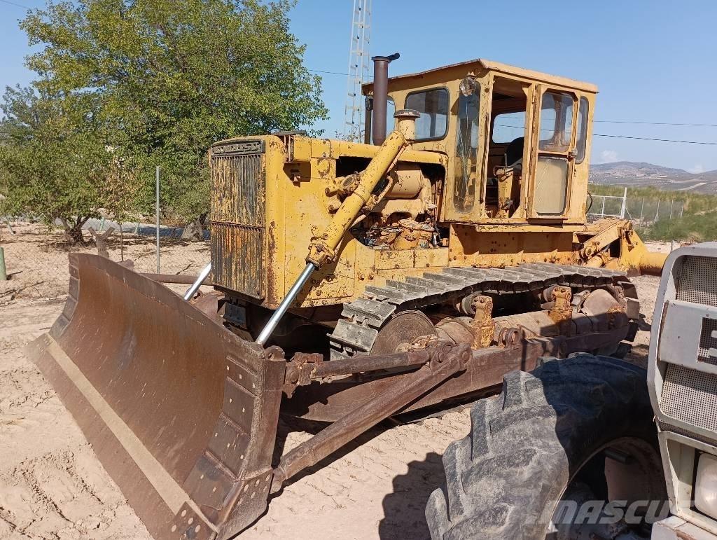 Komatsu D 85 A-12 Гусеничні бульдозери