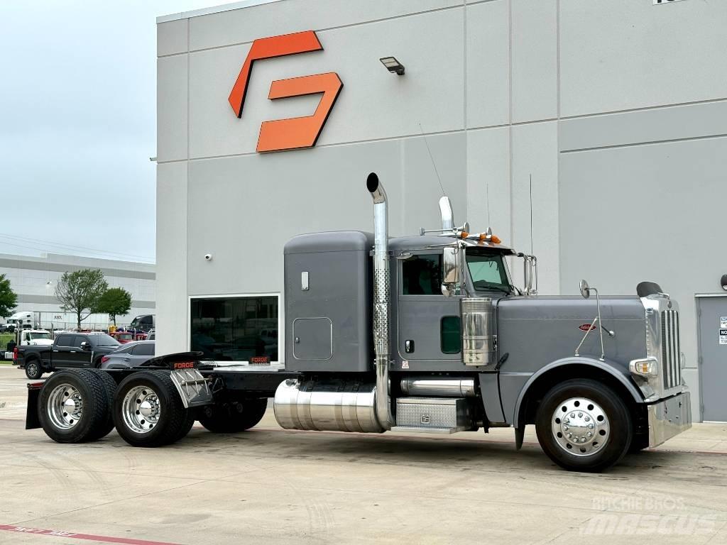 Peterbilt 389 Тягачі