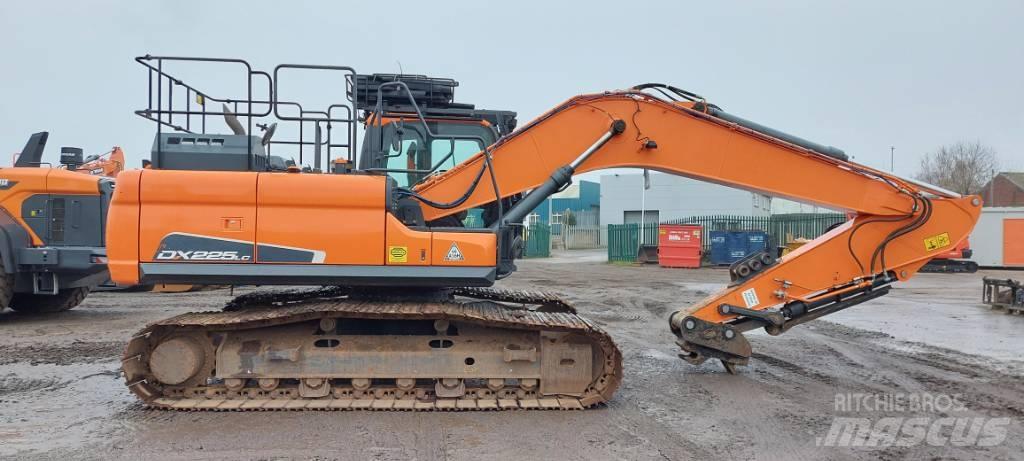 Doosan DX225LC-5 Гусеничні екскаватори