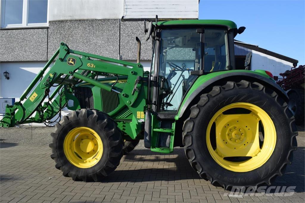 John Deere 6220 Трактори