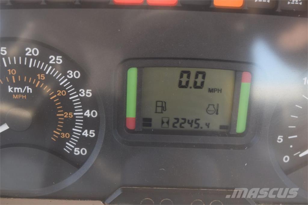 John Deere 6220 Трактори