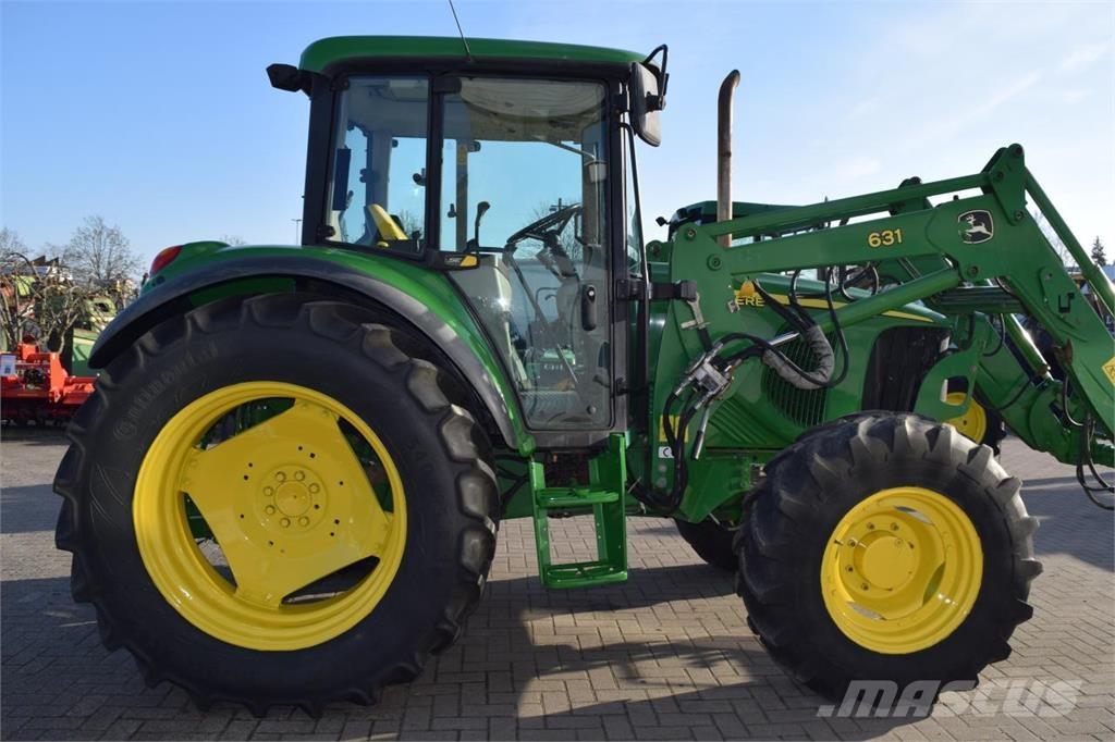 John Deere 6220 Трактори