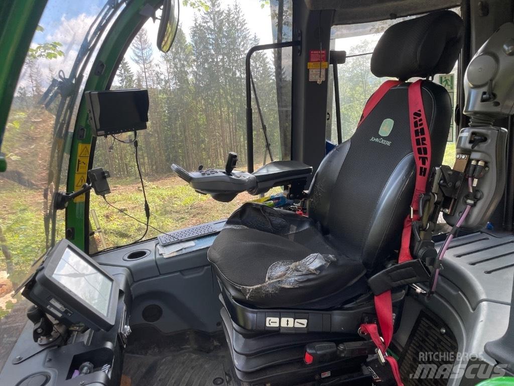 John Deere 1270G 8WD Харвестери