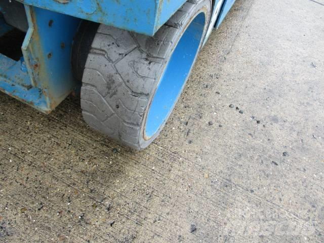 Genie GS 3246 (962) Підйомники-ножиці
