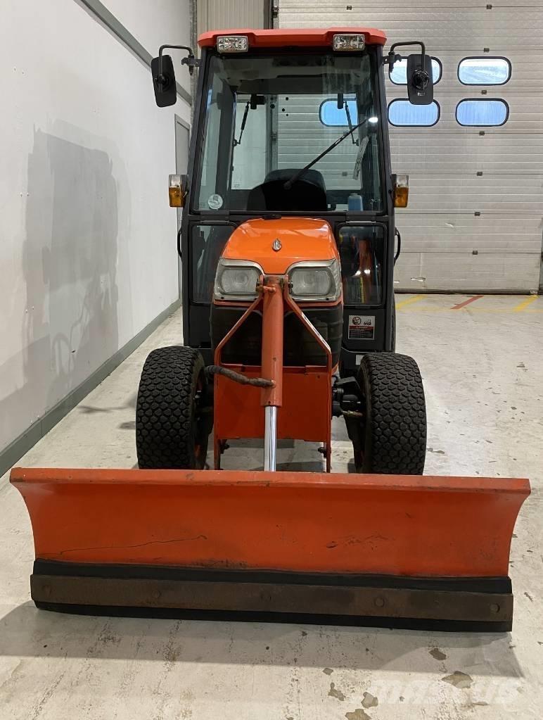 Kubota B2530 Трактори