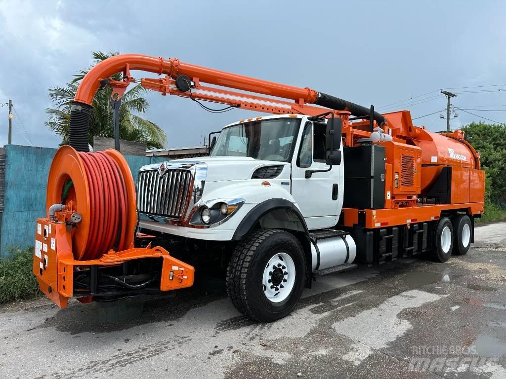 International 7400 Комбі/Вакуумні вантажівки