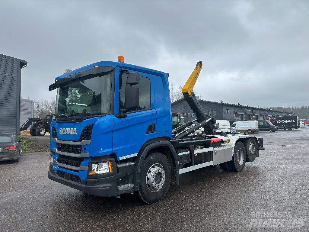 Scania P 360 Вантажівки з гаковим підйомом