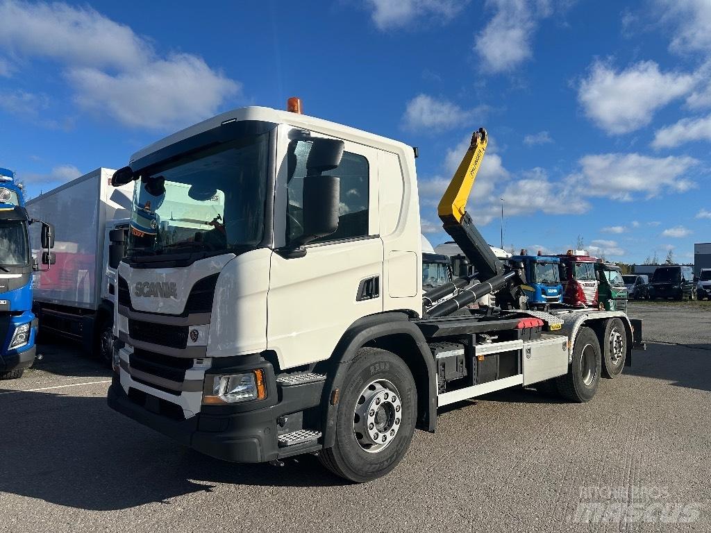 Scania P 360 Вантажівки з гаковим підйомом