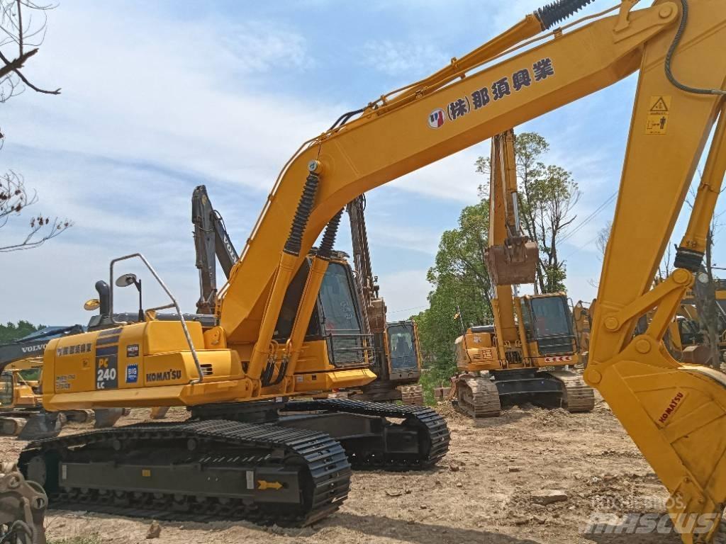 Komatsu PC 240 Гусеничні екскаватори
