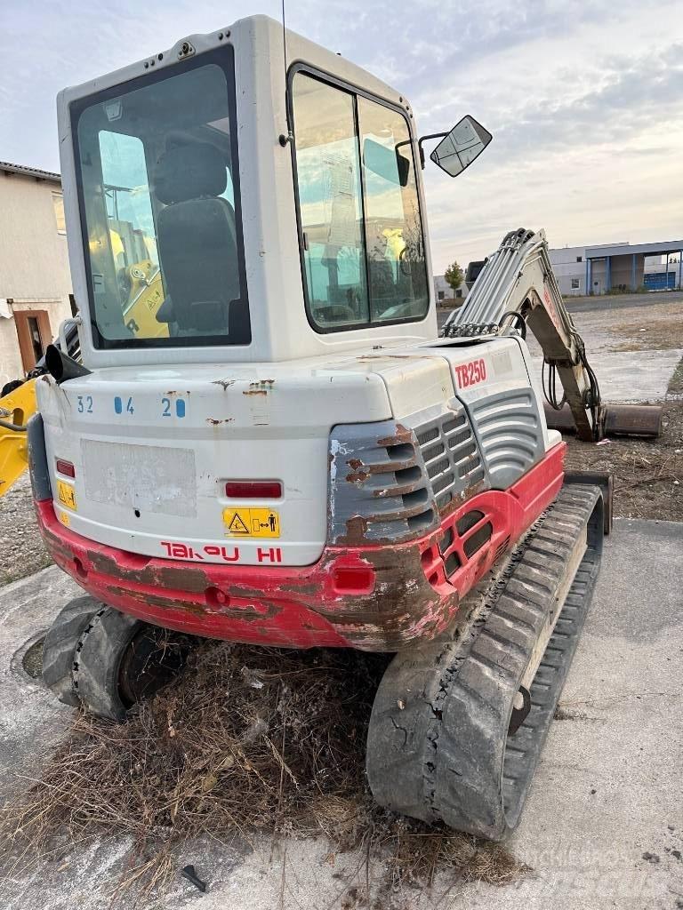 Takeuchi TB250 Міні-екскаватори < 7т