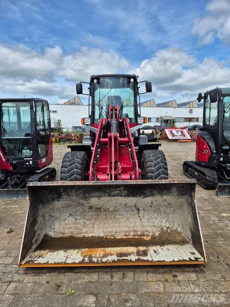 Yanmar V100/5 Фронтальні навантажувачі