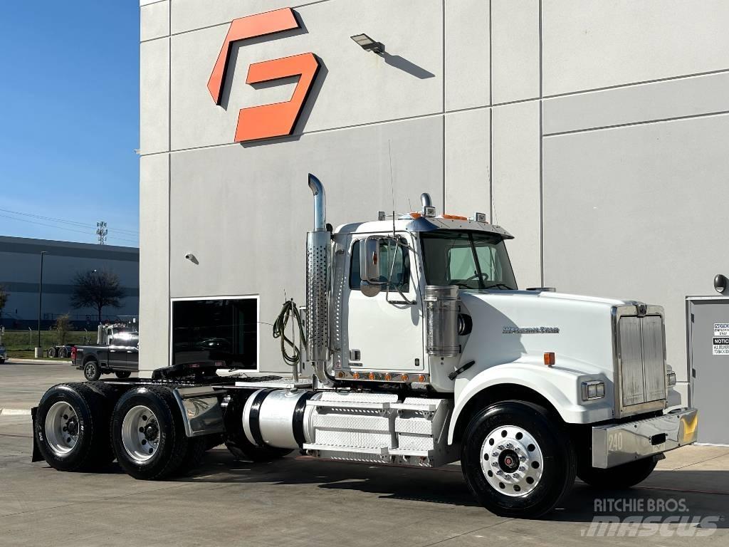 Western Star 4900 Тягачі