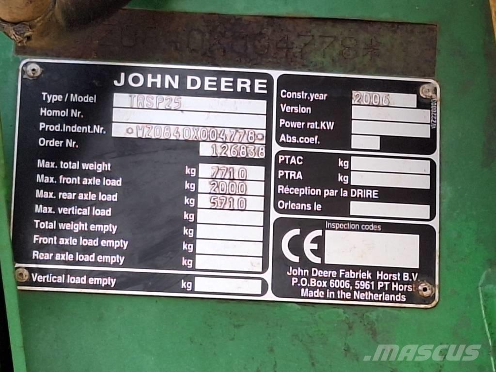 John Deere 840 Причіпні обприскувачі