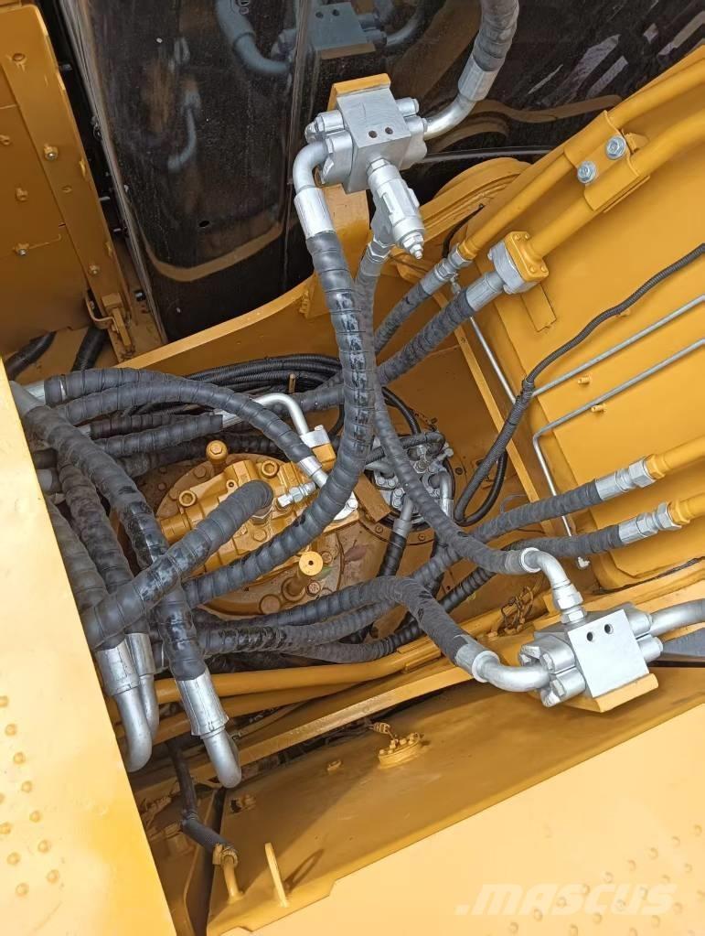 CAT 320 D2L Гусеничні екскаватори