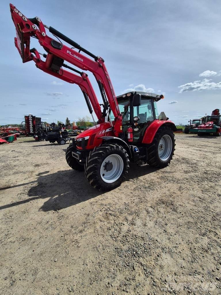 Massey Ferguson 5713 Трактори