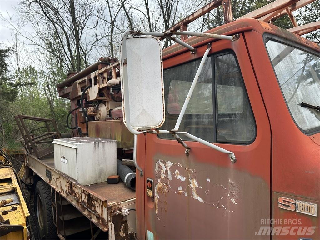 Navistar 1854 Вантажівки-платформи/бокове розвантаження