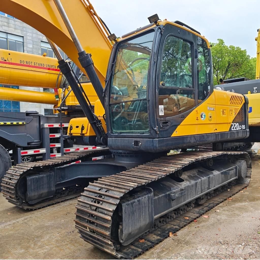 Hyundai R220LC-9S Гусеничні екскаватори