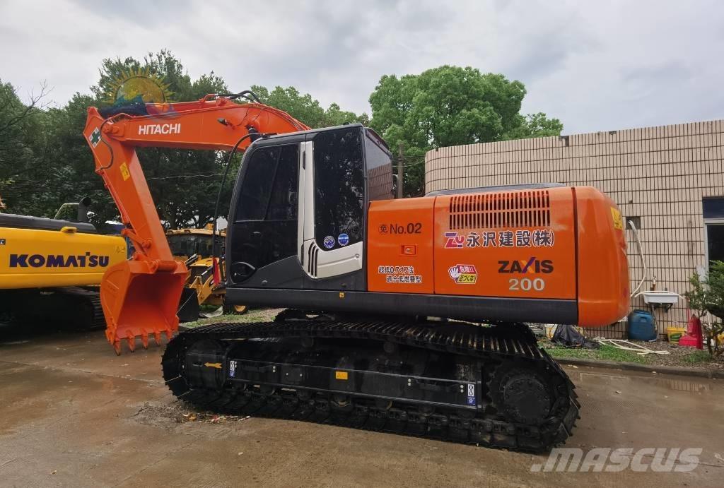 Hitachi ZX 200 Гусеничні екскаватори