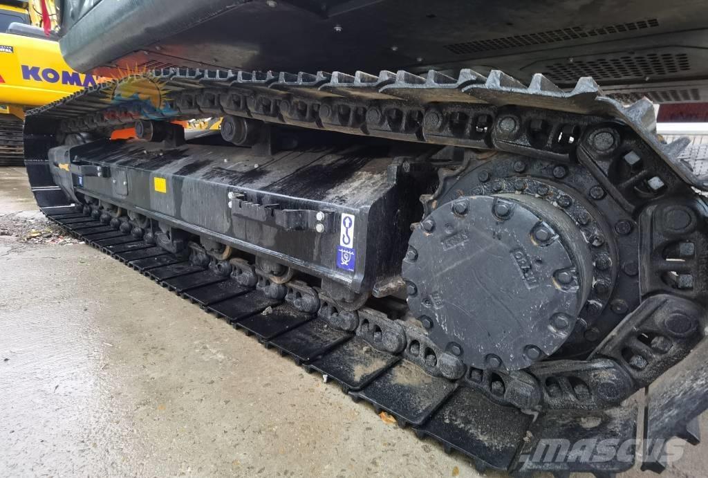 Hitachi ZX 200 Гусеничні екскаватори