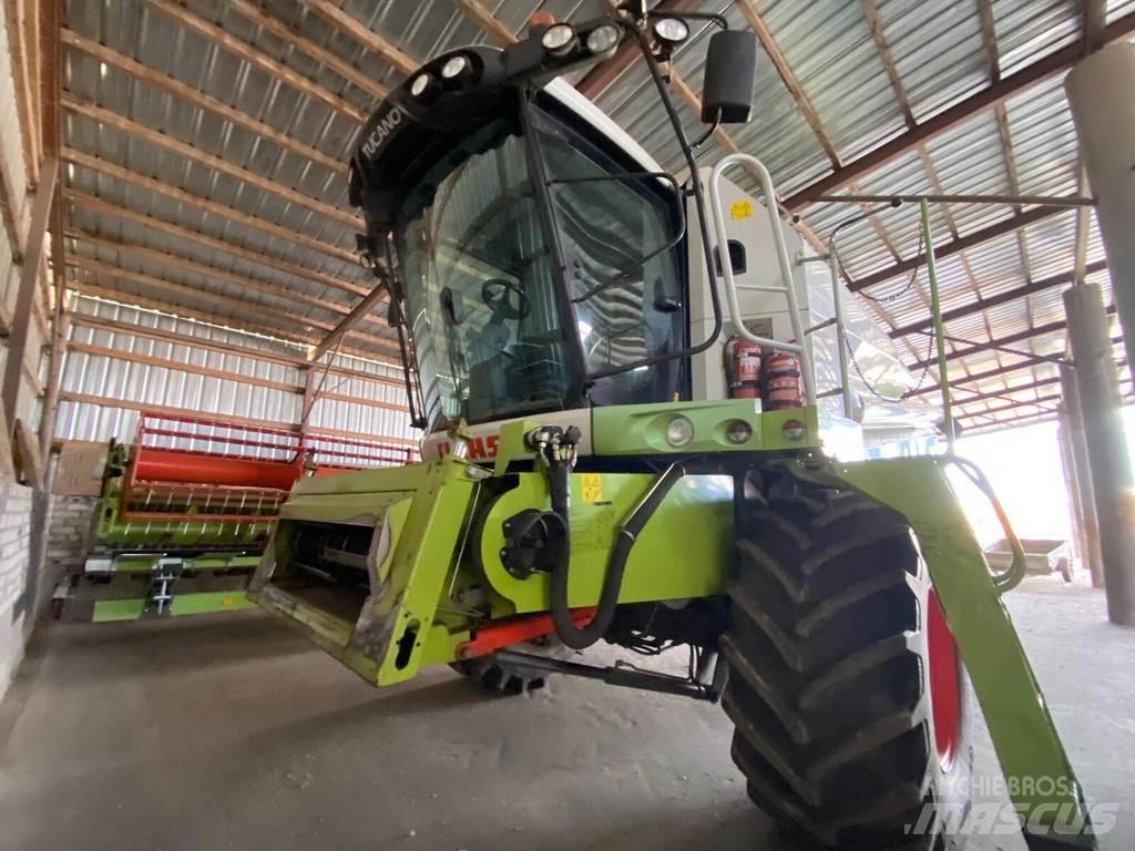 CLAAS Tucano 450 Зернозбиральні комбайни