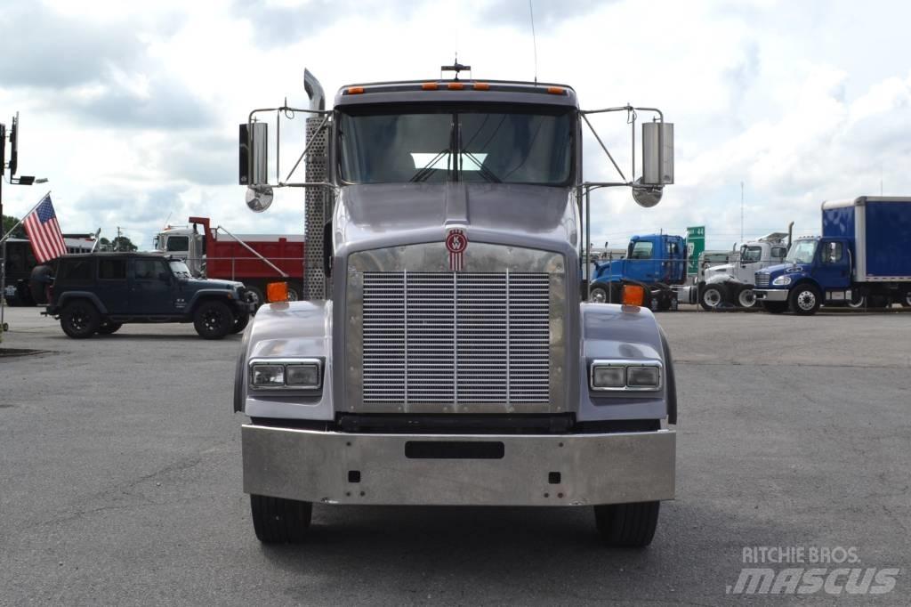 Kenworth T 800 Тягачі