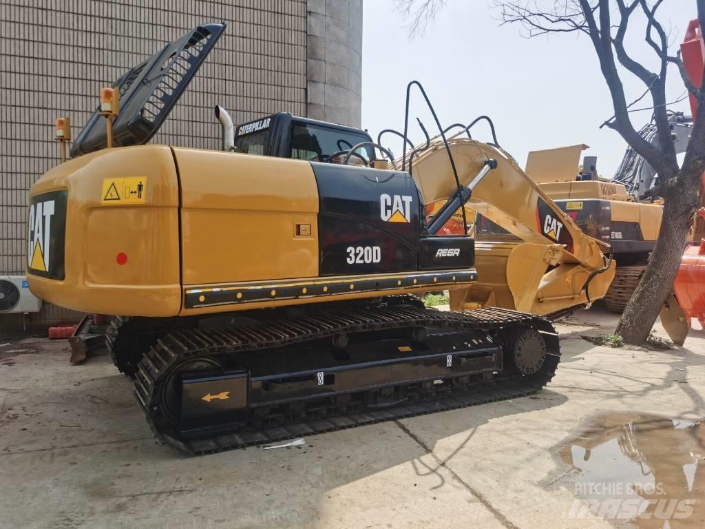 CAT 320 D Гусеничні екскаватори