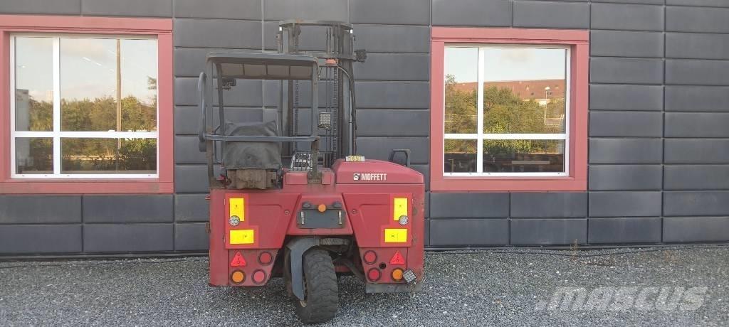 Moffett M5 25.3 NX Дизельні навантажувачі