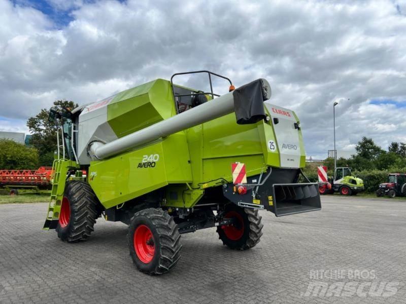 CLAAS AVERO 240 Зернозбиральні комбайни