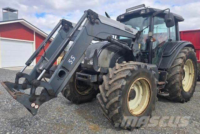 Valtra N141 HiTech Трактори