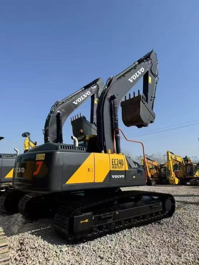 Volvo EC 240 Гусеничні екскаватори