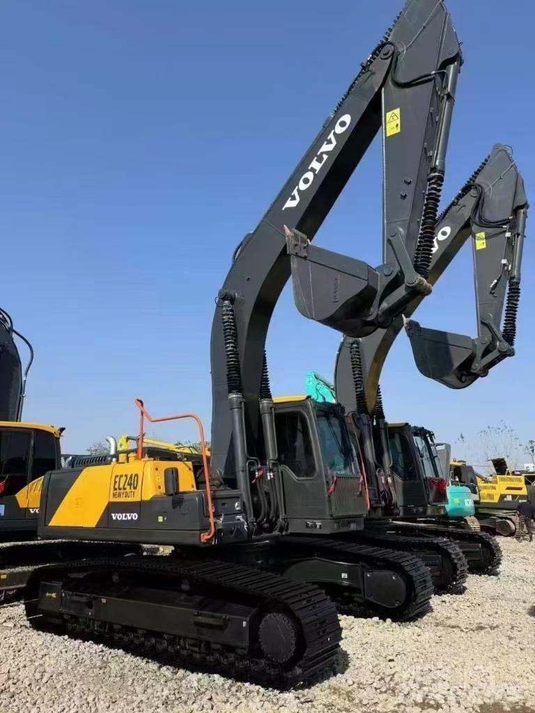 Volvo EC 240 Гусеничні екскаватори