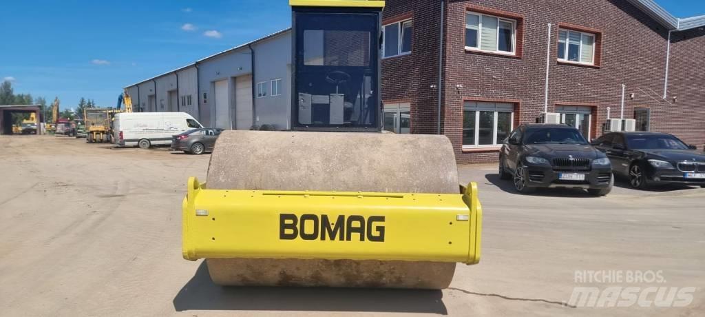 Bomag BW 211 D-3 Грунтові котки