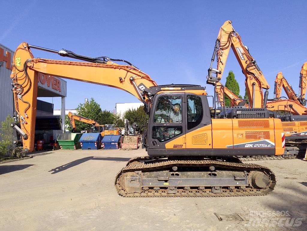 Doosan DX225LC-7 Гусеничні екскаватори