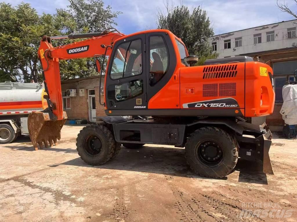 Doosan DH150W Колісні екскаватори