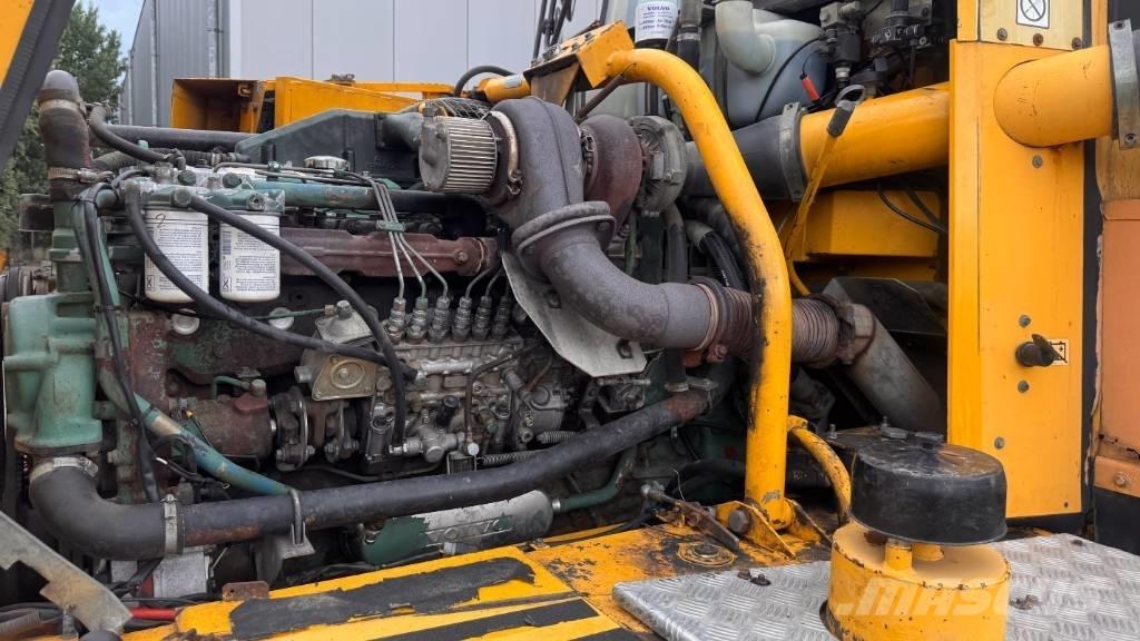 Volvo A 25 C Зчленовані самоскиди