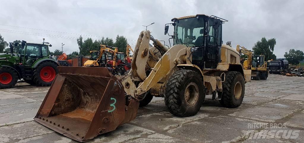 CAT 938M Фронтальні навантажувачі