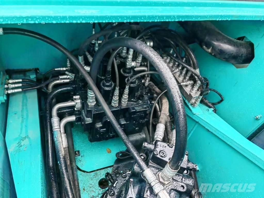 Kobelco SK200D Гусеничні екскаватори