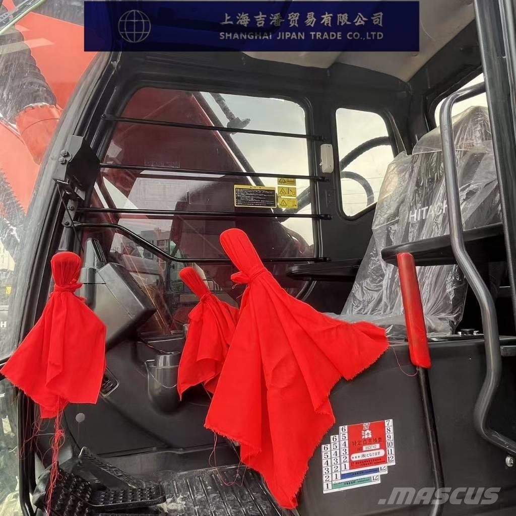 Hitachi ZX 200 Гусеничні екскаватори