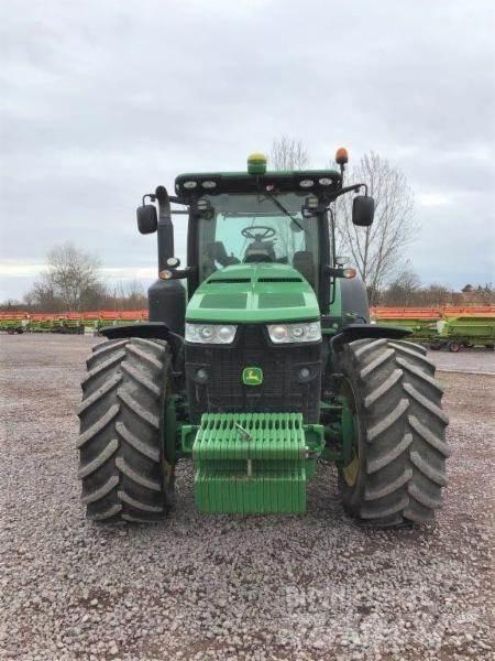 John Deere 8320 R Трактори