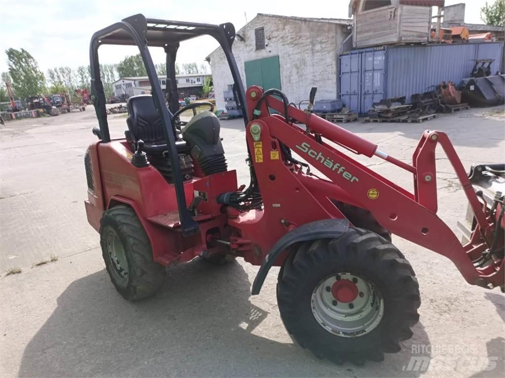 Schäffer 3350 Фронтальні навантажувачі