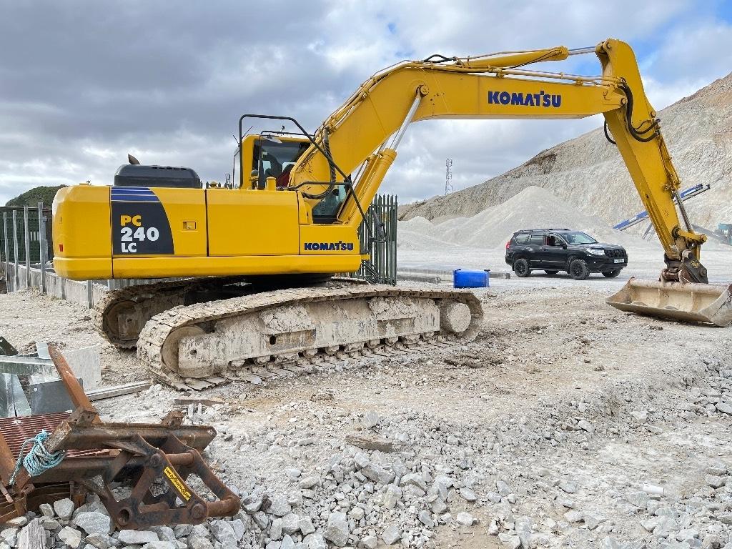 Komatsu PC 240 Гусеничні екскаватори