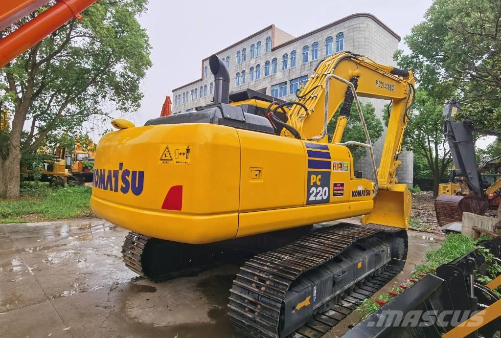 Komatsu PC 220-7 Гусеничні екскаватори