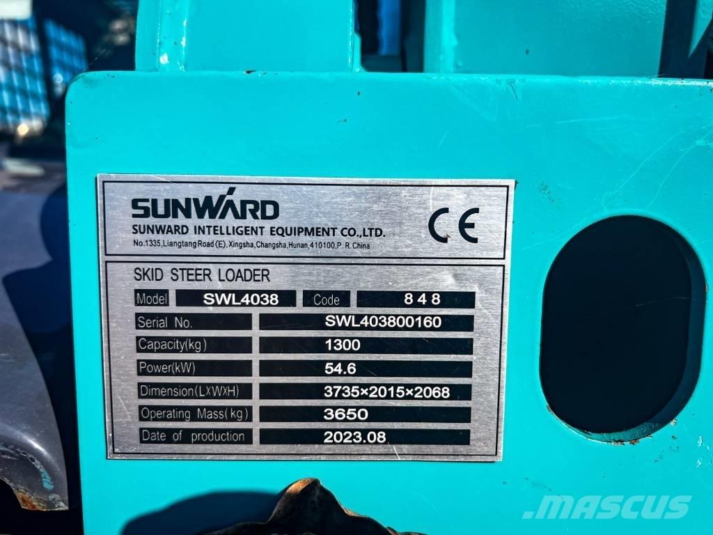 Sunward 4038 Міні-навантажувачі