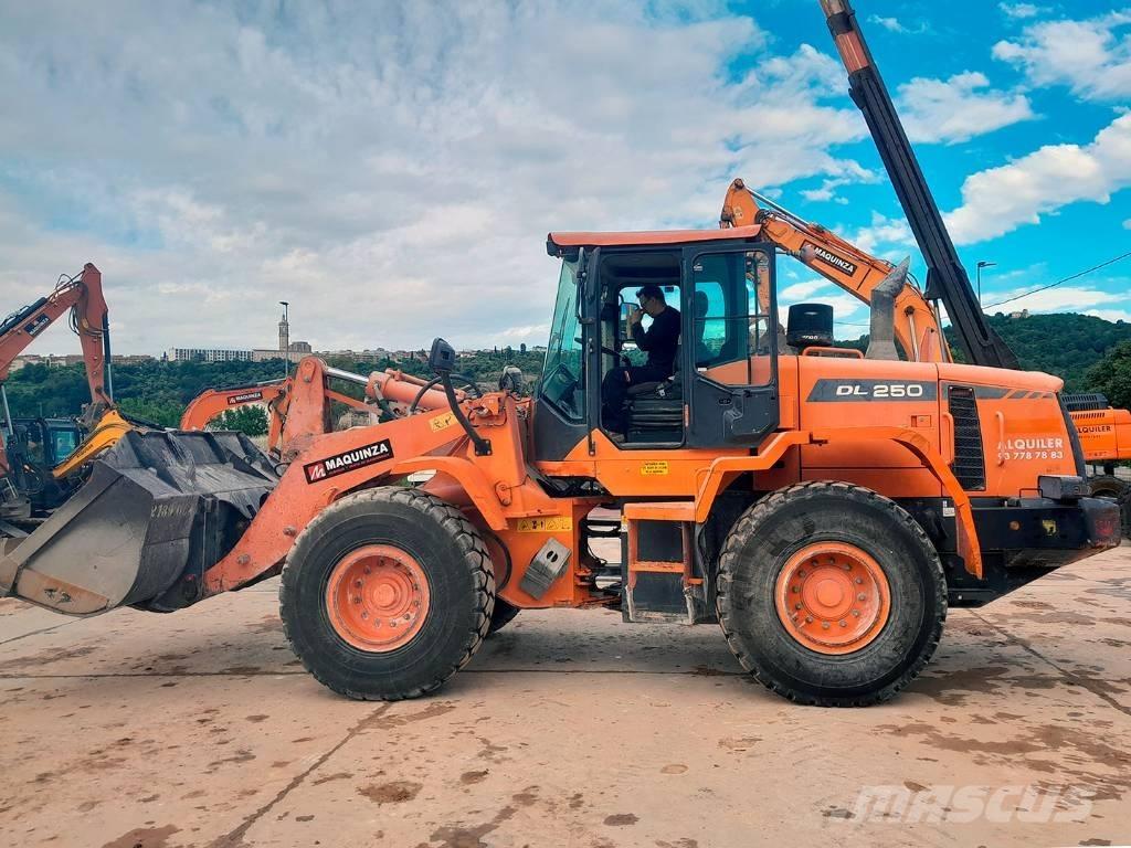 Doosan DL 250-3 Фронтальні навантажувачі